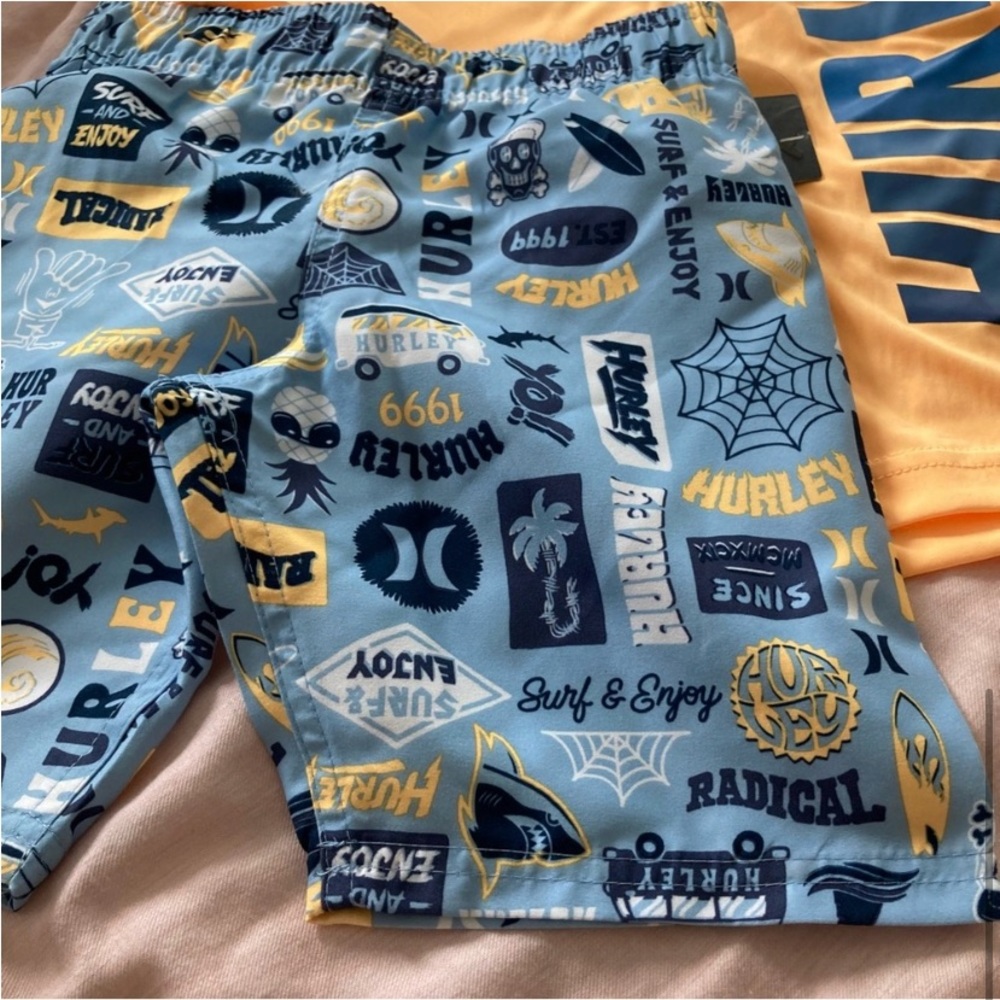 Hurley Active Boy Shorts set - Picture 7 of 8